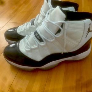 Concord 11s size 9.5